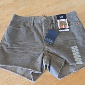NWT! GAP CORDUROY SHORTS SIZE 4